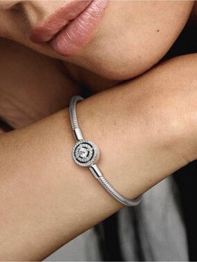 Pandora moments halo snake chain bracelet